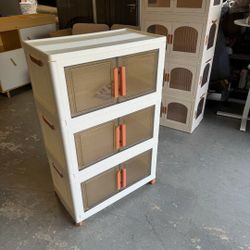 3-tier plastic storage bin with lid, 32.9 gallons per tier 16.5 X 16 X 29.5 IN Stackable containers on wheels, magnetic doors, folding boxes Foldable 