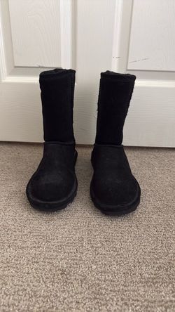 BRAND NEW - Bearpaw Mid Calf Boots