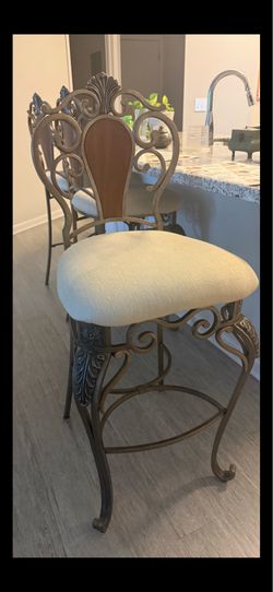 3 Free Counter Top Chairs
