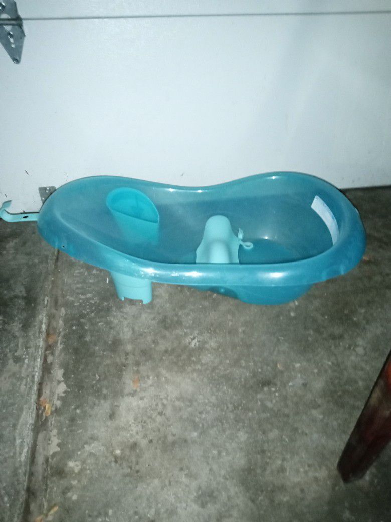 Baby Bath Tub/ Blue Plastic
