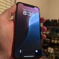 IPHONE 11 64 GB ( Mint Condition)