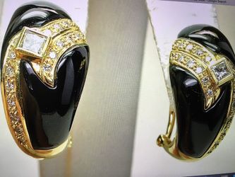 Vi gave 18k yellow gold black onyx and 2/3 ct diamond ladies cocktail hoop earrings