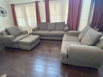 4-Piece Living Room Set – Sofa, Loveseat, Oversized Chair & Ottoman – $150