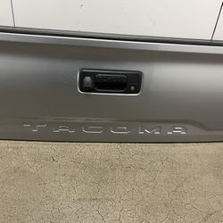 Toyota Tacoma Tailgate