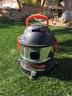 Kubota Wet/Dry Shop Vacuum