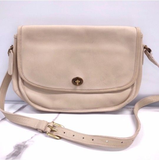 80s Coach Vintage City Bag. British Tan Flap Turnlock Crossbody Bag.  #9790 We for Sale in Sacramento, CA - OfferUp