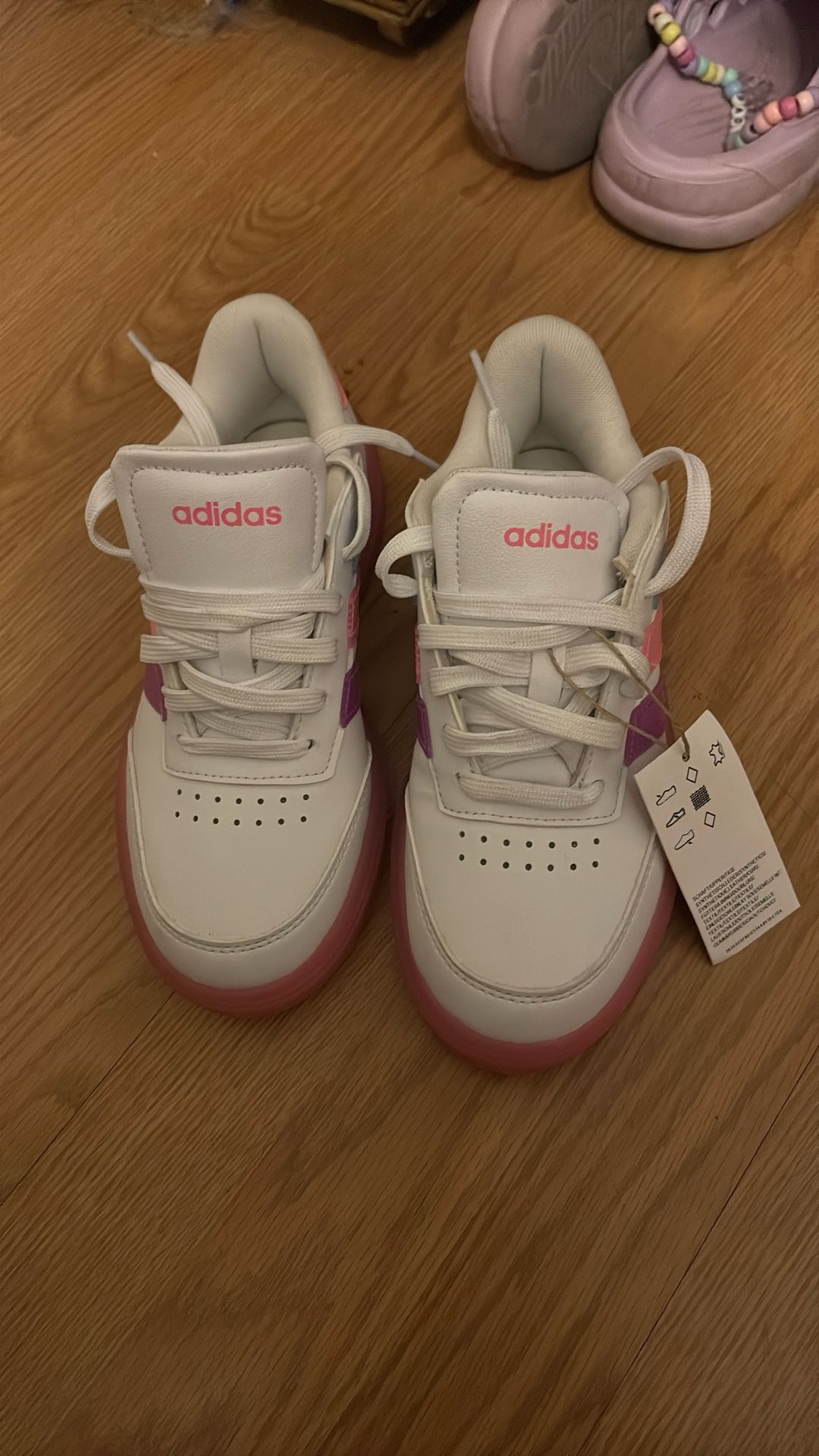 New Adidas Shoes Size 4