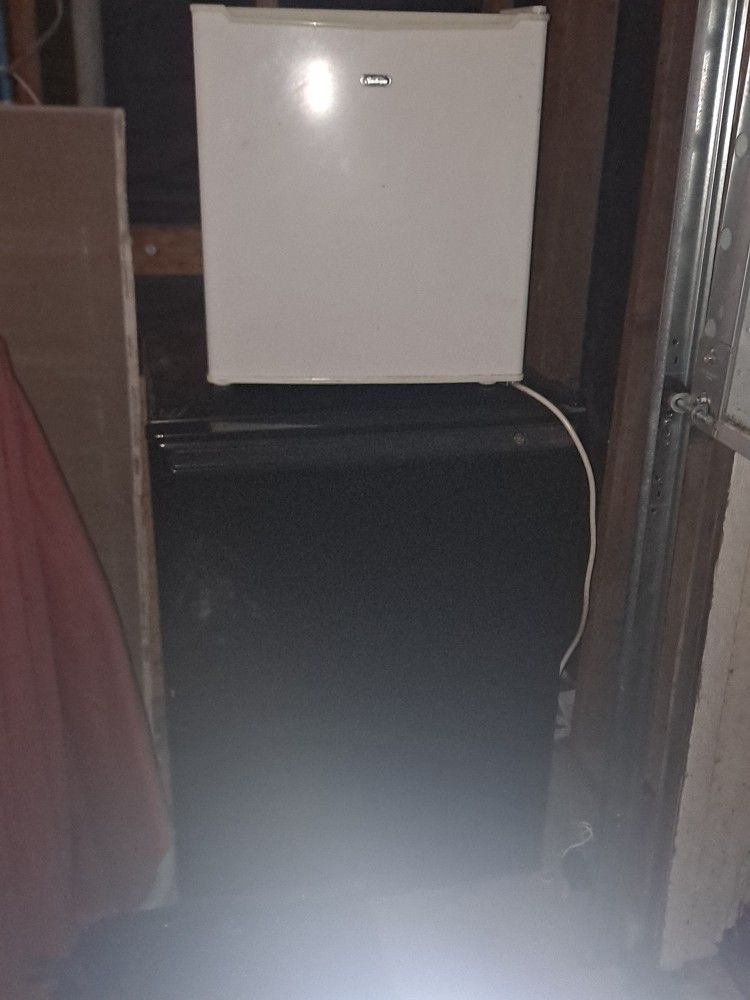 2 Mini Fridge For Sale 