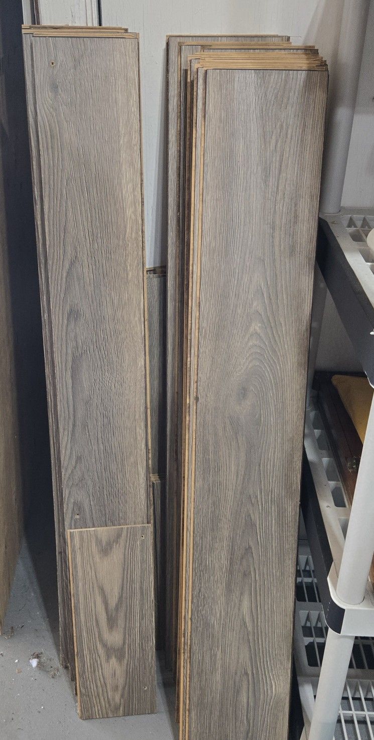 Vinyl Plank Flooring - 18 Full Planks, Several Smaller