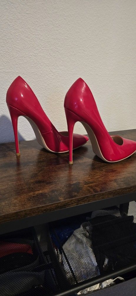 High Heels Red Size 7