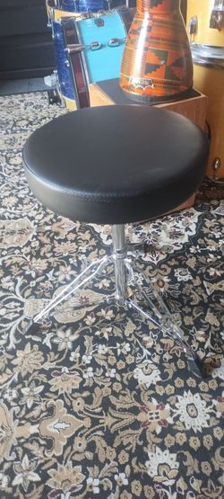 Tama drum throne (BRAND NEW!).