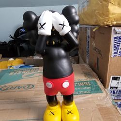 Kaws... Mike Máuse (Bootleg Mexicano)