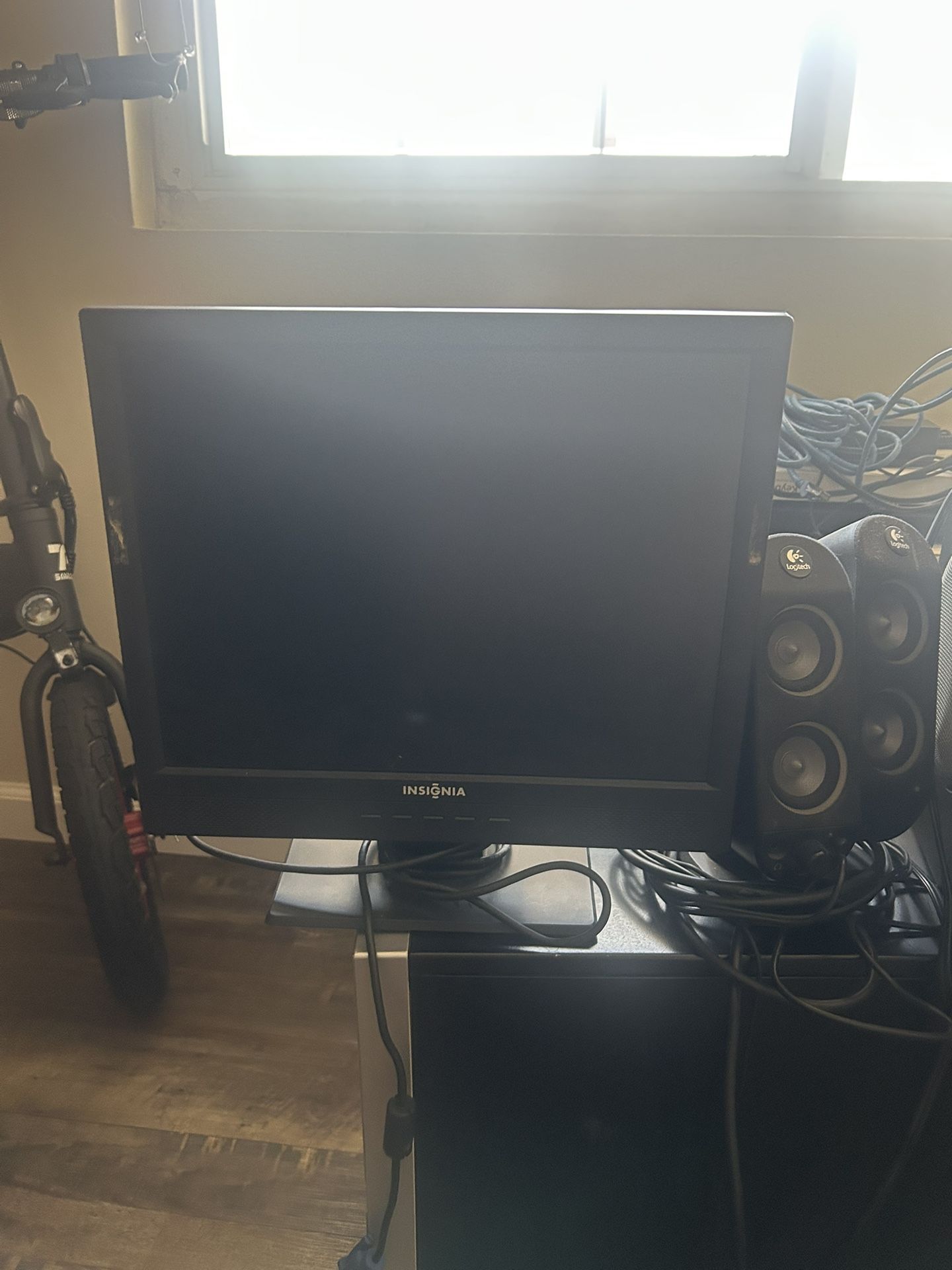 Computer monitor speakers keyboard and tower asking 150 for everything or best offer