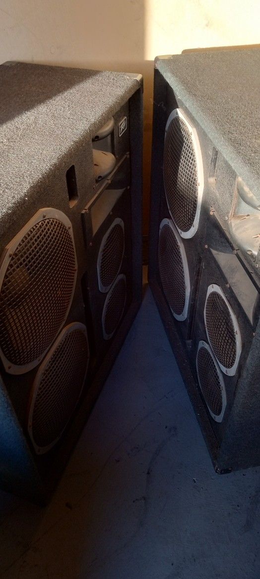 Peavy Speaker Cabinets