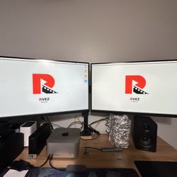 2 LG Monitors