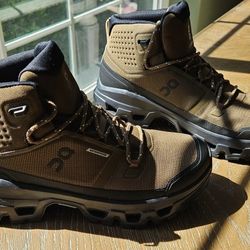On Cloud CloudRock Hiking Shoes Size 10 Men