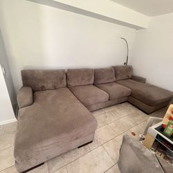 Sectional Couch With Ottoman