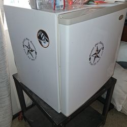 Mini fridge