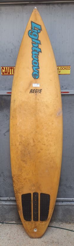 LIGHTWAVE  6'2" SURFBOARD 