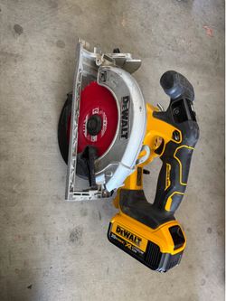 DEWALT 20V MAX XR Brushless Circular Saw