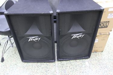 Peavey PV-115 2 Way Passive Speaker 15" 400w PAIR 
