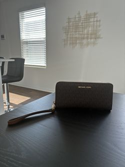 Michael Kors Large Logo Continental Wallet