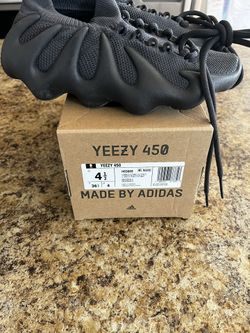 Yeezy 450 Size 4.5 **IF ITS POSTED, IT’S AVAILABLE **