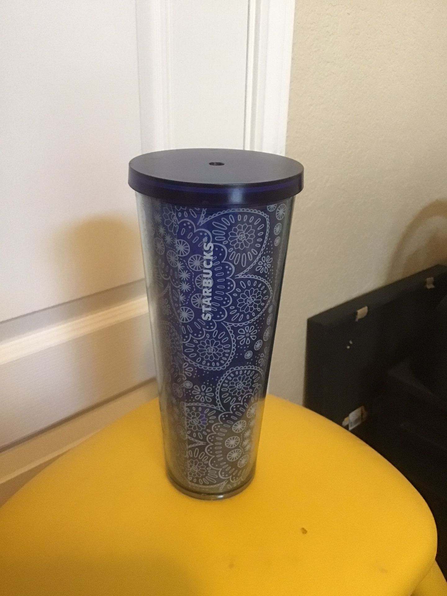2019 Starbucks Blue Paisley Tumbler Cup, 24 Oz
