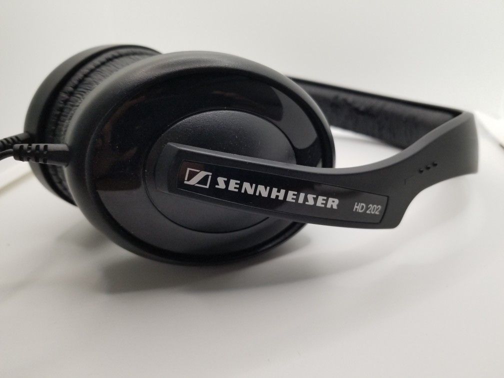 Sennheiser HD 202 DJ headphones