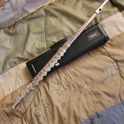 Very Nice Yamaha YFL285 ll Open Hole Flute  )Japan)