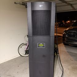 FOR SALE: Tripp Lite SRCOOL33K 33,000 BTU Portable Server Room AC – Excellent Working Condition – $2,500