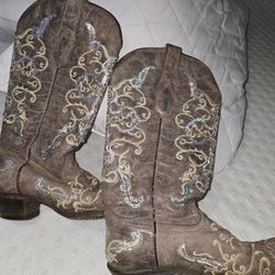 Corral Boots Size 7