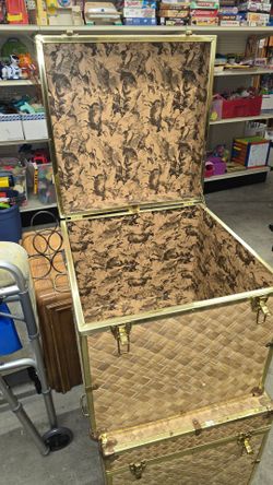 Bamboo and brass steamer chest set