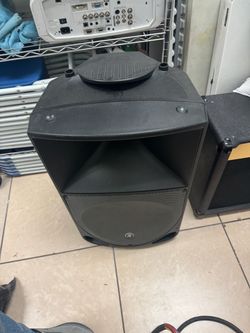 MACKIE THUMP TH-15 A 15” powered speaker