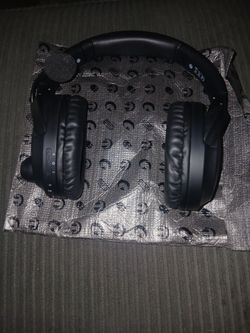 VOCO  01 WIRELESS OFFICE BRAND NEW BLACK HEADPHONES**