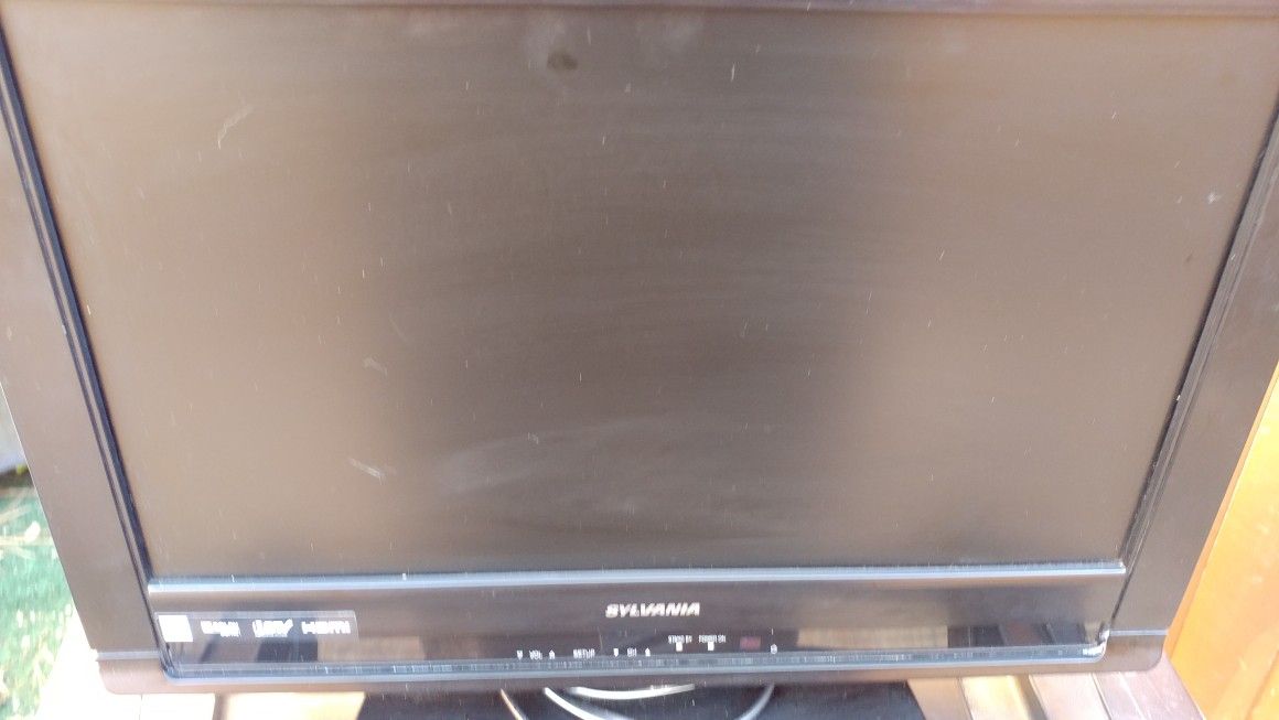 Slyvania 19 inch tv