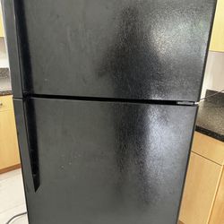 General Electric Fridge/ Perfect Conditions 