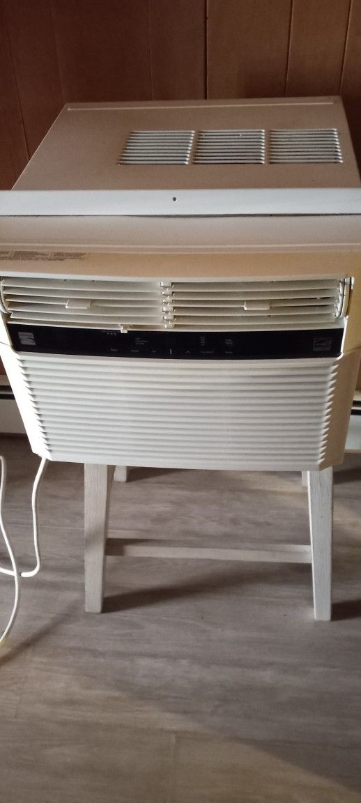 Kenmore 12000 BTU window air conditioner
