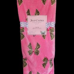 Juicy Couture Oversized Printed Plush Throw 60x70in 