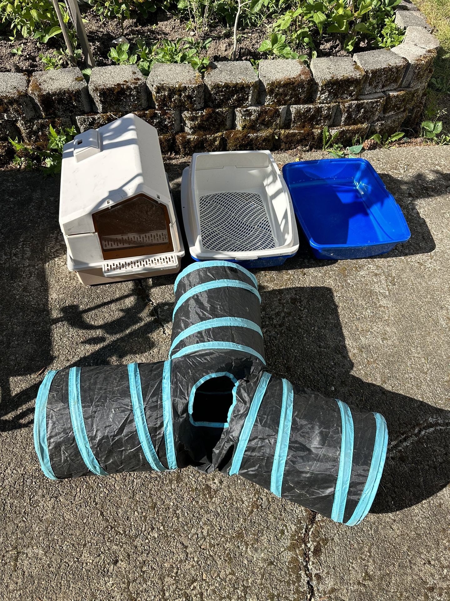 Cat Litter box And Tunnel