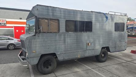 1977 Winnebago Chiefton. Please Rea