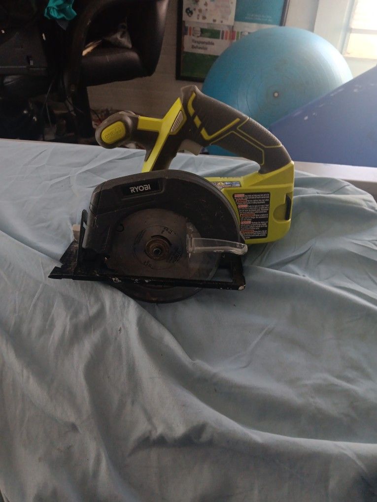 RYOBI Saw