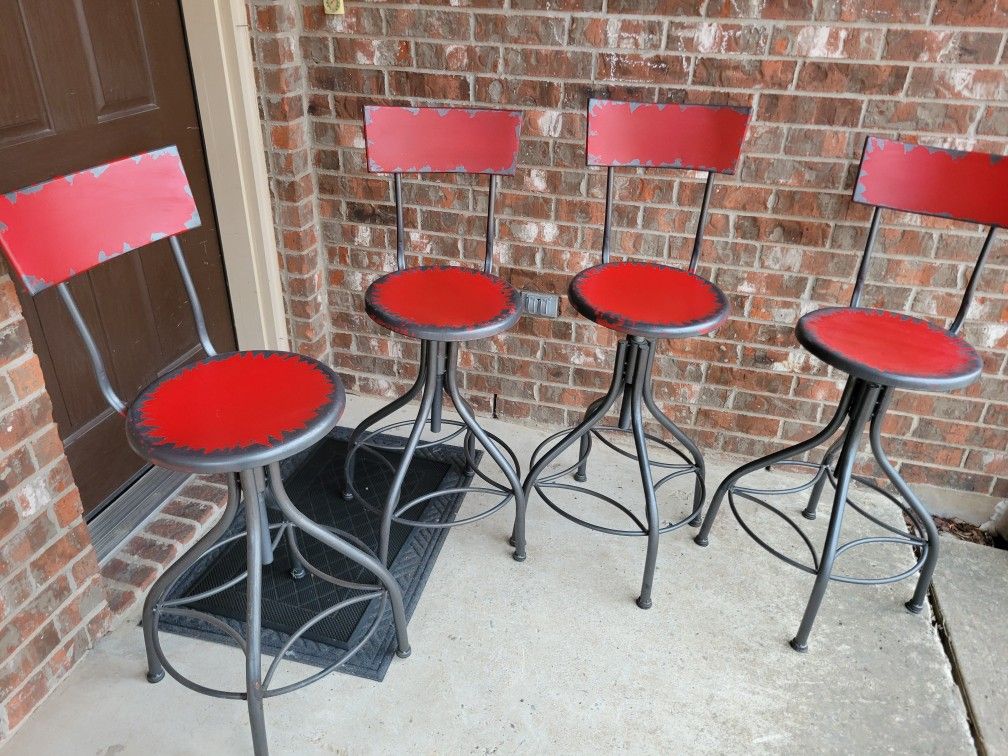 Set Of 4 Bar Stools For $20. Height Adjustable