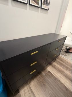 Black 6-Drawer Dresser