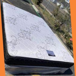 Queen size mattress/ Colchon