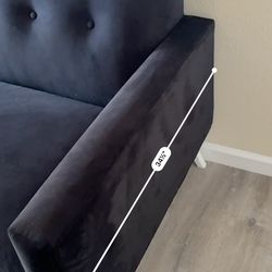 Black and white Couch set