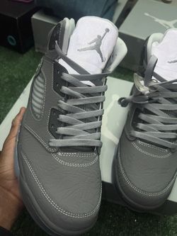 Wolf Grey Retro Jordan 5s Size 9.5