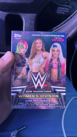 Total divas booster box 2018