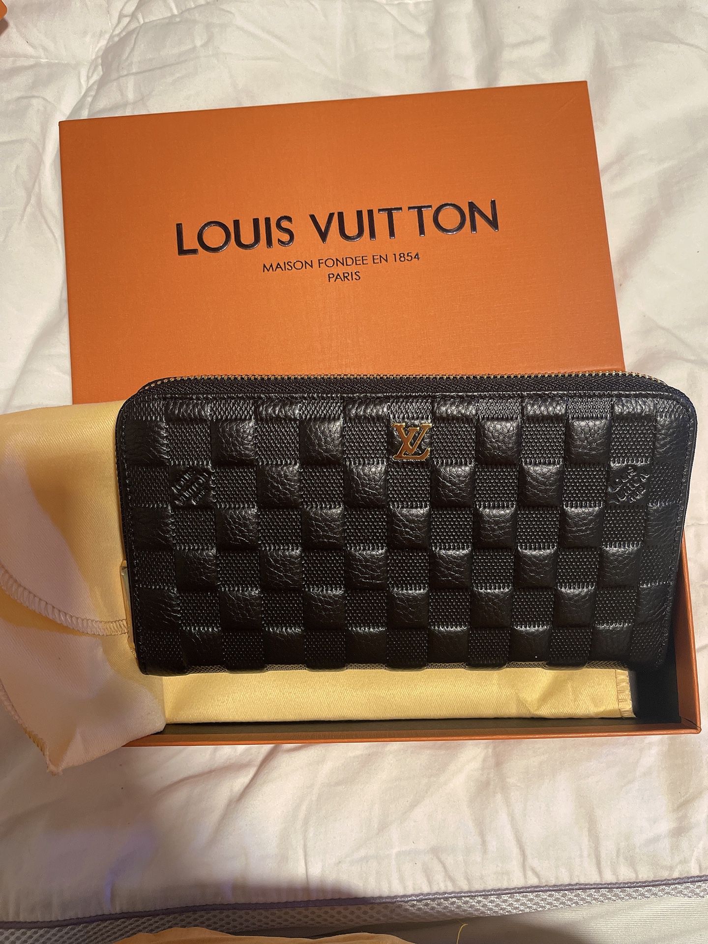 Louis Vuitton Wallet on Chain Ivy for Sale in Garden Grove, CA - OfferUp
