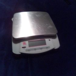 OHAUS NAVIGATOR NVT 4201 SCALE.